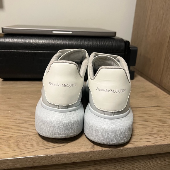 Alexander McQueen sneakers EUC - Picture 4 of 4